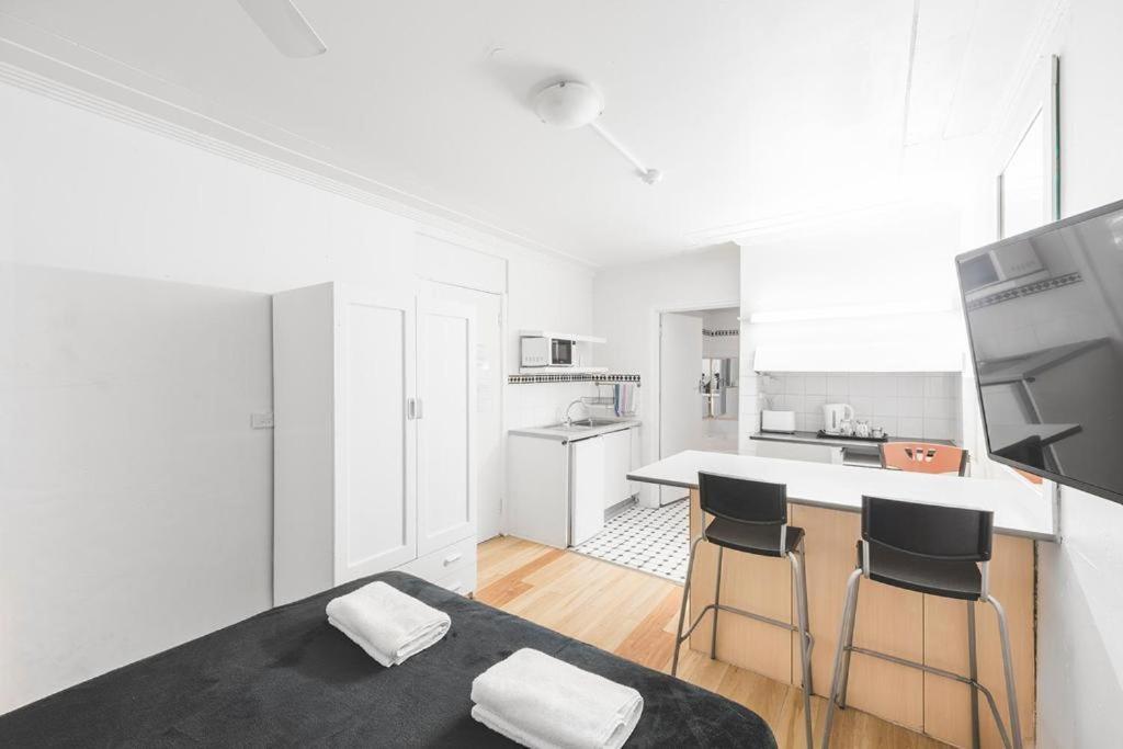 Manly Waves Studios & Apartments Sydney Exterior photo